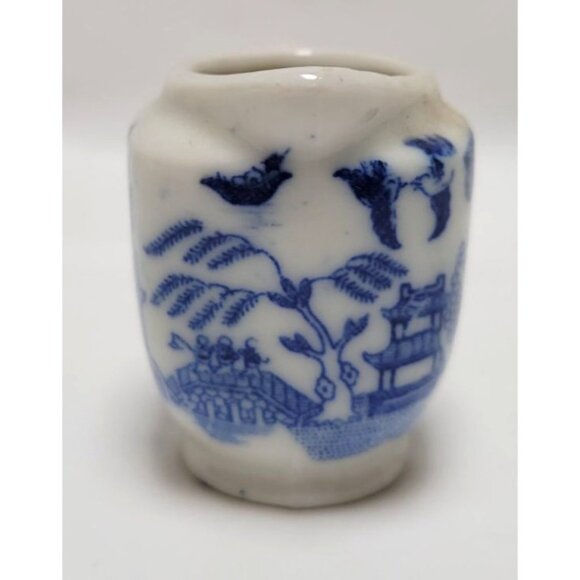 Vintage Miniature Dollhouse Blue & White Willow Porcelain Creamer Pitcher - Picture 5 of 7